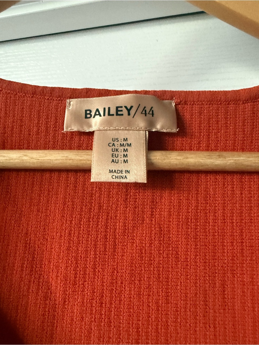 Bailey/44 Rust Tulle Ruffle Sleeve Ribbed Top Size M - Picture 3 of 3
